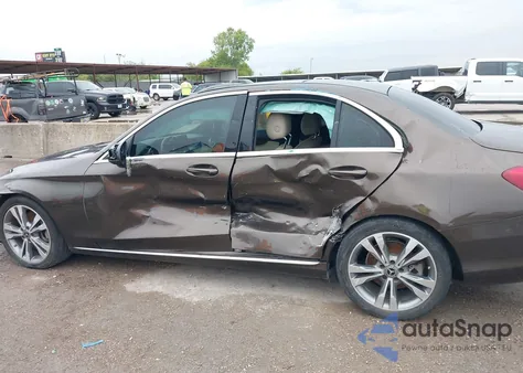 2018 Mercedes-Benz C 300 из США, поврежденный, VIN WDDWF4JBXJR375123